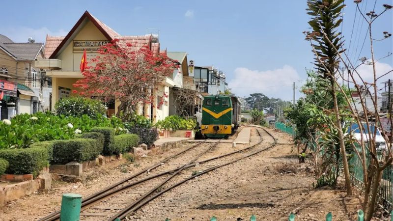 Di chuyển với tàu lửa cổ