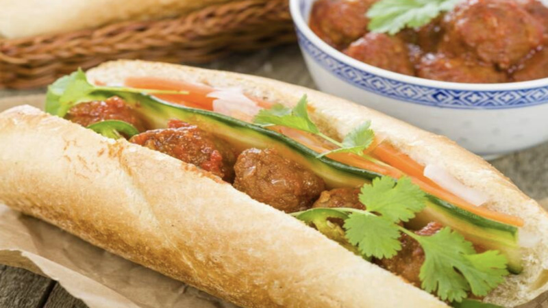 Bánh mì xíu mại Hồng Đà Lạt