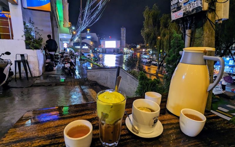 Thưởng thức cafe và kem bơ độc đáo