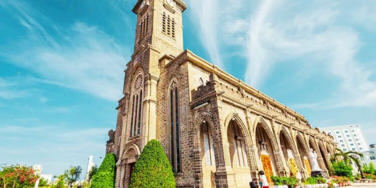 nhà thờ đá nha trang