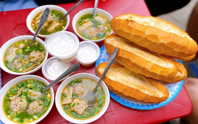 bánh mì xíu mại cô sương