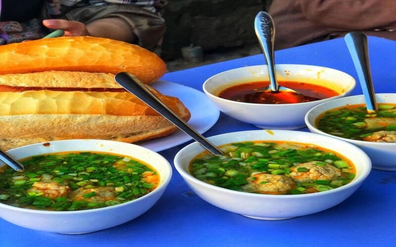 bánh mì xíu mại cô sương