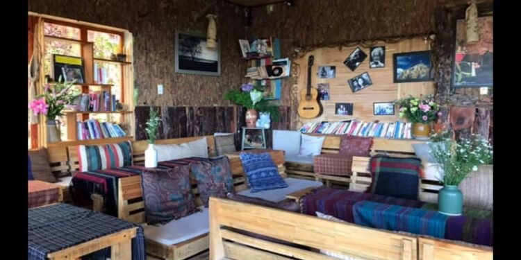 Review Cafe Guitar Mộc Căn Nhà Xưa điểm đến lý tưởng 4 cafe guitar mộc căn nhà xưa