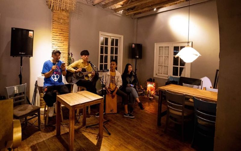 Những buổi biểu diễn acoustic tại quán Cafe người Đà Lạt 
