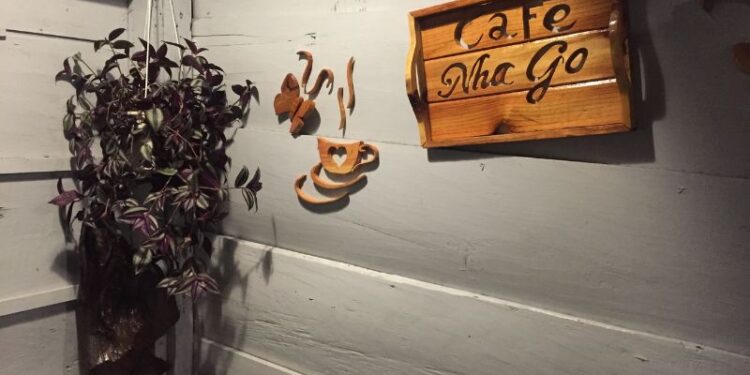 Cafe Nhà Gỗ