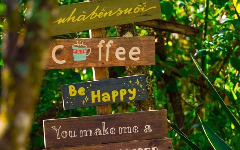 Nhà Bên Suối Đà Lạt: Chốn Bình Yên Giữa Lòng Thiên Nhiên 6 Menu đa dạng của quán cafe bên suối