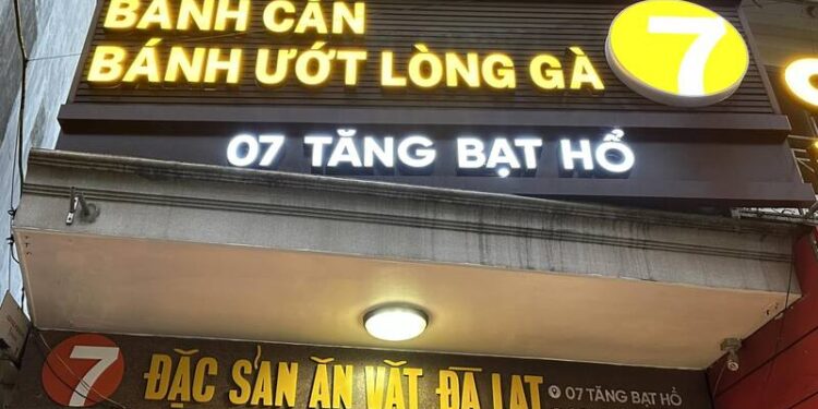 Review chi tiết quán bánh căn Tăng Bạt Hổ