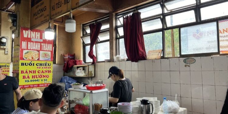 Review bánh canh chợ Đà Lạt từ a - z