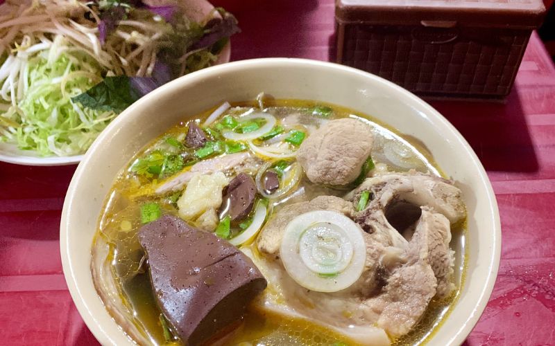 Bún bò Hồng Đà Lạt