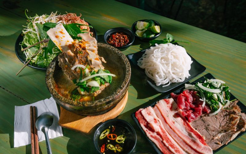 Bún bò thố đá Đà Lạt Hoa Dó