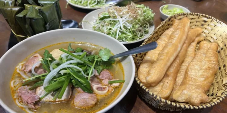 Bún bò Thiên Trang 2 Đà Lạt - mùi vị không thể bỏ lỡ 4 Review a-z về quán bún bò Thiên Trang 2 Đà Lạt