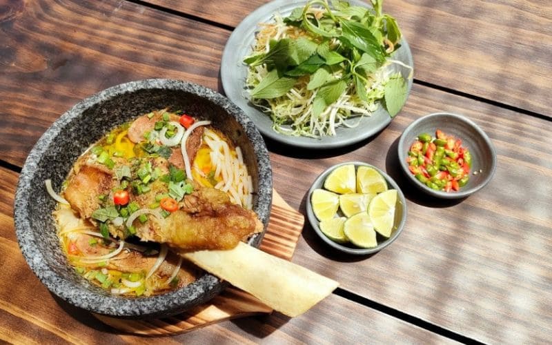 Vị ngon của bún bò thố đá Đà Lạt