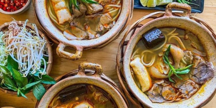 Bún bò tộ O Oanh - Hương vị Huế ngay giữa lòng Đà Lạt 5 Bài review quán bún bò tộ O Oanh Đà Lạt