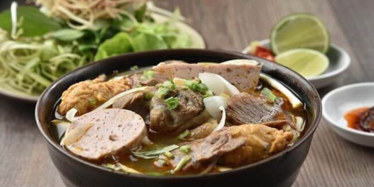 Bài đánh giá bún bò Trần Gia Hy Đà Lạt