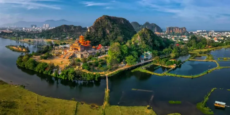 Khám phá 11 danh lam thắng cảnh Đà Nẵng đẹp đến nao lòng 13 Khám phá 11 danh lam thắng cảnh Đà Nẵng đẹp đến nao lòng