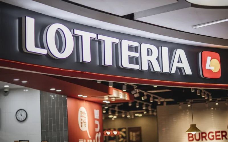 Gà rán Lotteria và KFC trong Aeon Mall Bình Tân