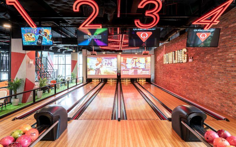 Timezone Bowling - Địa điểm chơi bowling TPHCM phù hợp mọi lứa tuổi