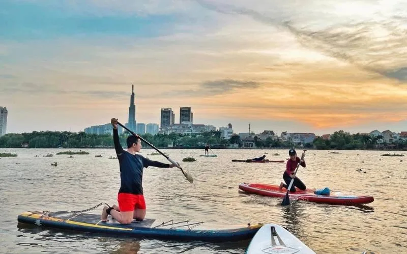 Tận hưởng khung cảnh yên bình giữa lòng thành phố