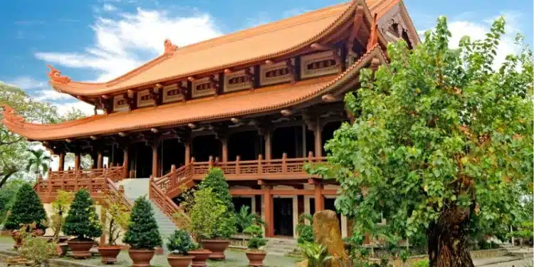 Chùa Huê Nghiêm Sài Gòn thanh tịnh và yên bình