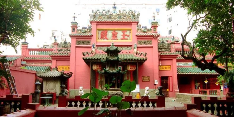 Cách cầu duyên, cầu con, cầu công việc tại chùa Ngọc Hoàng