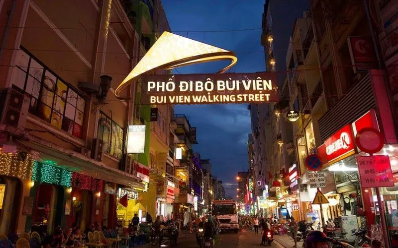 Phố Tây Bùi Viện không chỉ là thiên đường ăn chơi mà còn là địa điểm check-in lý tưởng