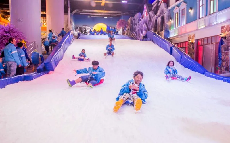 Không gian đầy màu sắc ấn tượng của Snow Town