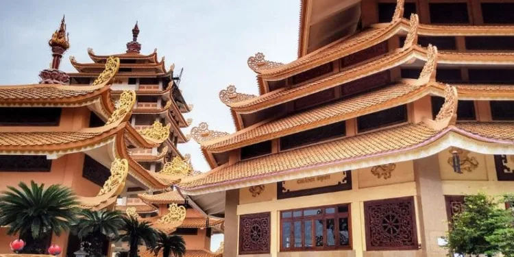 Trải nghiệm chốn tâm linh tại Pháp Viện Minh Đăng Quang