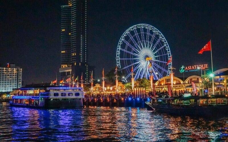 Phố du lịch Thái Lan Asiatique The Riverfront mang vẻ đẹp lung linh về đêm