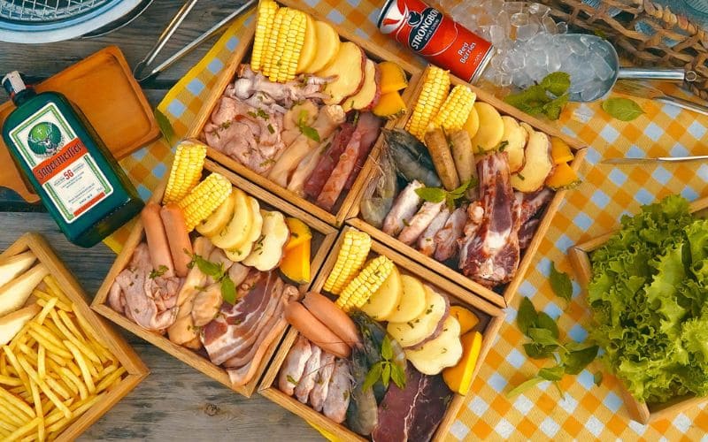 Set BBQ thịnh soạn do chính đầu bếp Vietgangz Glamping Quận 9 chế biến