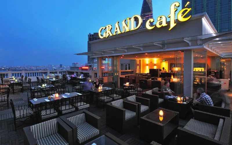 Grand Cafe với không gian Rooftop ngắm trọn Sài thành