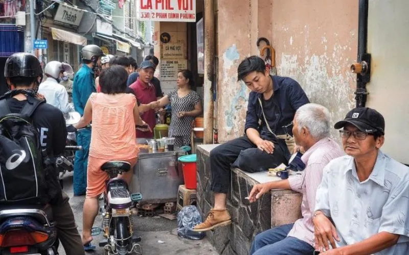 Cà phê bệt hẻm Phan Đình Phùng yên tĩnh và thư giãn