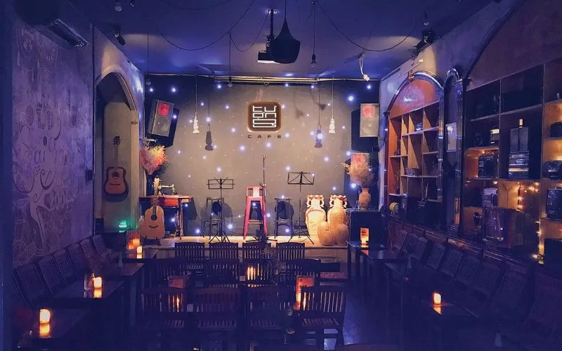 Tượng Cafe là một điểm đến không thể bỏ qua cho những ai yêu thích dòng nhạc Acoustic