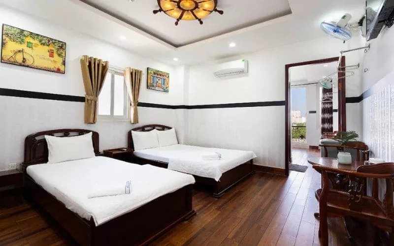 Phòng ốc được vệ sinh cẩn thận và bày trí gọn gàng tại Lam Sơn Hotel