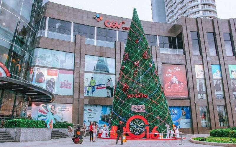 Vincom là địa điểm đi chơi noel ở Đà Nẵng được nhiều người check-in hàng năm