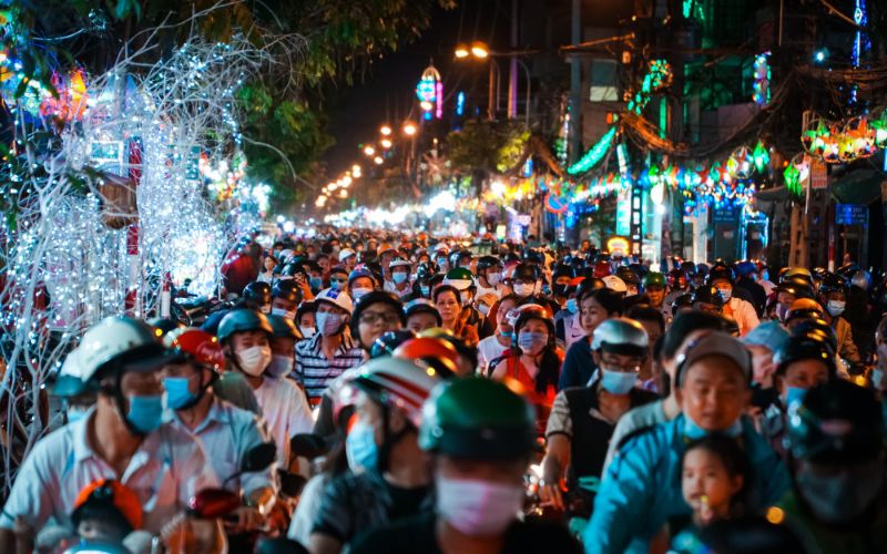 Xóm đạo Phạm Thế Hiển là một địa điểm trang trí Noel đẹp ở Sài Gòn