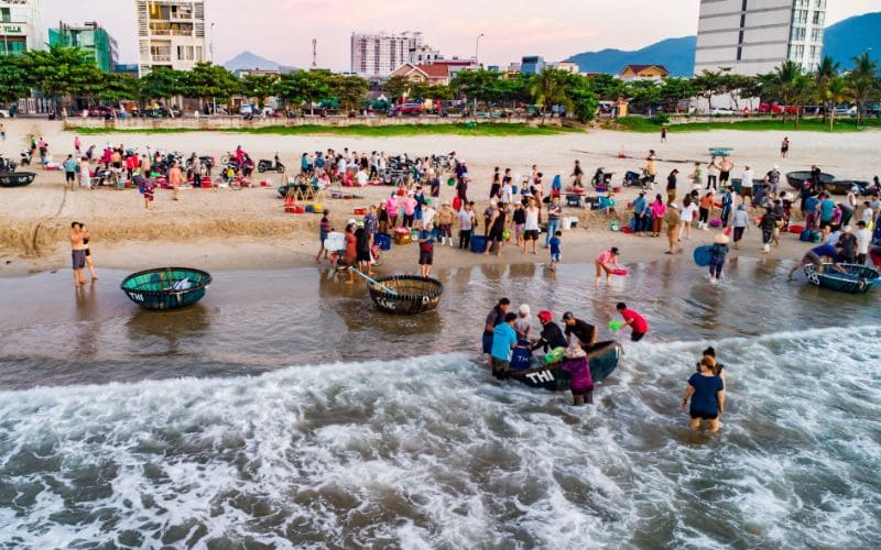 Bãi tắm Mân Thái - Trải nghiệm đáng nhớ tại bãi biển Đà Nẵng 7 Du khách có thể di chuyển đến Mân Thái với nhiều loại phương tiện khác nhau