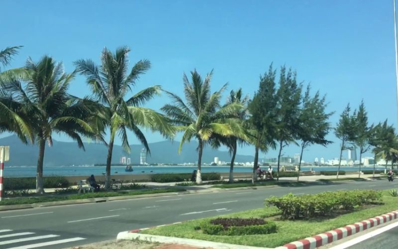 Đường di chuyển đến biển Thanh Bình rất dễ dàng