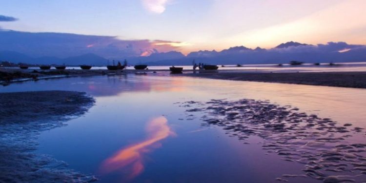 Biển Thanh Bình - Vẻ đẹp yên ả, nhẹ nhàng của miền đất Đà Nẵng 5 Biển Thanh Bình - Vẻ đẹp yên ả, nhẹ nhàng của miền đất Đà Nẵng