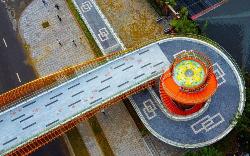 Cầu đi bộ Đà Nẵng - Biểu trưng cho sự gắn bó Việt - Nhật 8 Cầu đi bộ Đà Nẵng là sự giao thoa giữa hai nền kiến trúc Việt - Nhật
