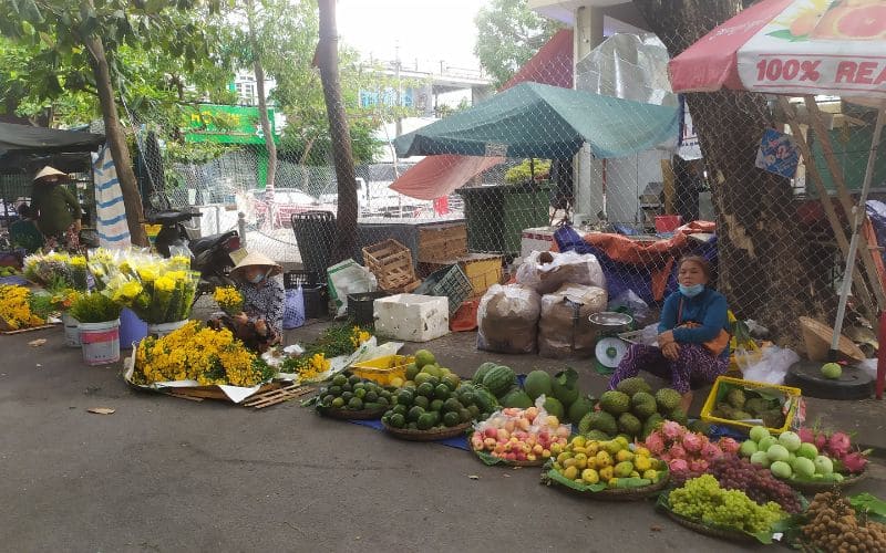 Chợ An Hải Bắc – Địa điểm khám phá ẩm thực và mua sắm hấp dẫn 10 Rau củ - hoa quả tại chợ tươi ngon, giá rẻ