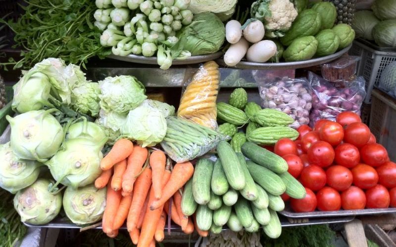 Rau củ nhập vào chợ Mai đều rất tươi và đạt độ an toàn cao