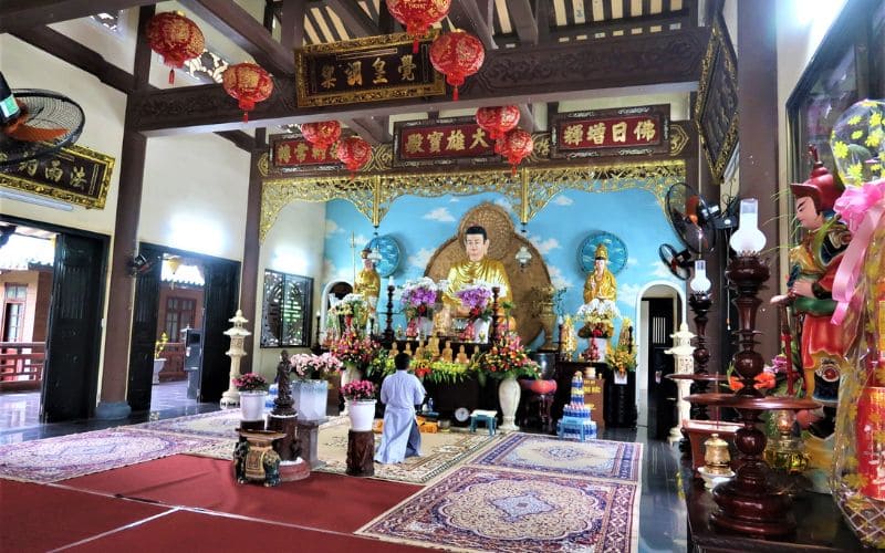 Chùa Hương Sơn Đà Nẵng – Điểm đến bình yên và linh thiêng 10 Địa điểm tâm linh được nhiều người đến dâng hương và tham gia khóa tu