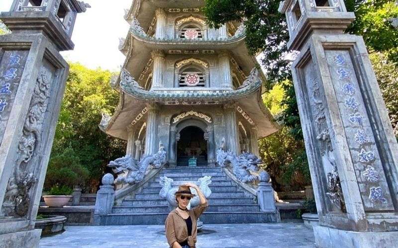 Chùa Non Nước Đà Nẵng - Điểm du lịch tâm linh hơn 300 năm 12 Khu vực tháp Xá Lợi của chùa Non Nước