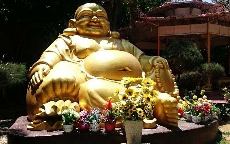 Chùa Pháp Lâm Đà Nẵng - Khám phá tượng Phật Di Lặc Vàng 8 Bức tượng Phật ngồi tại chùa Pháp Lâm