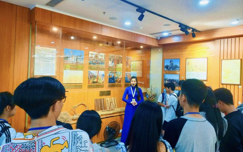 Nhà Trưng bày Hoàng Sa: Minh chứng chủ quyền biển đảo Việt Nam 6 Không gian bên trong nhà Trưng bày với đầy đủ tư liệu về biển đảo