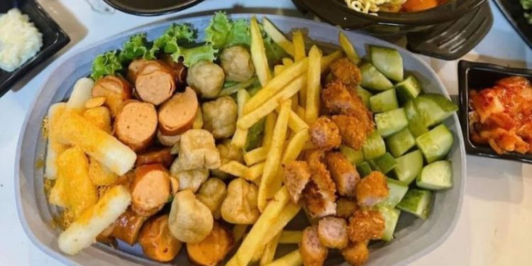 Zé Food - Tiệm gà rán và lẩu ly ngon “quên lối về” tại Đà Nẵng 5 Zé Food - Tiệm gà rán và lẩu ly ngon “quên lối về” tại Đà Nẵng
